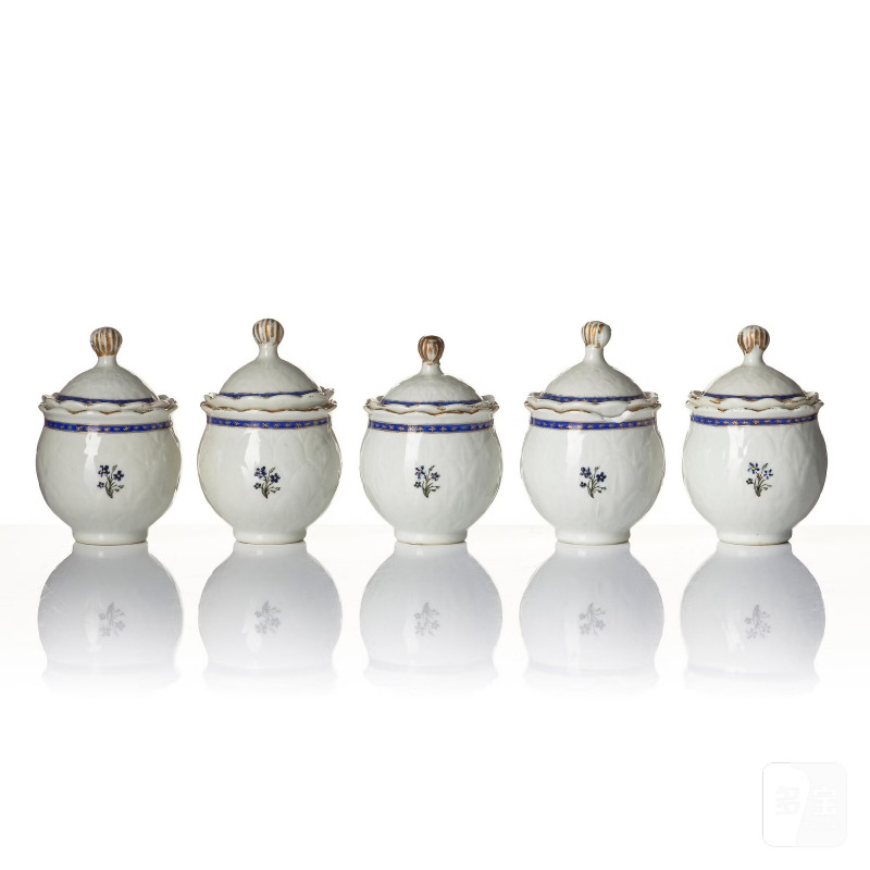 A set of 10 'European Subject' custard cups with covers and a coffeepot with cover, - 图4